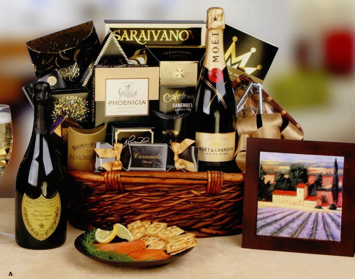 26"x16"x8" Celebrate In Style The Royal Champagne Basket W/ Treats