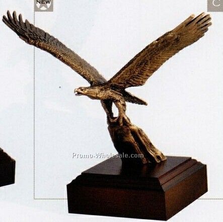 8" Up Forward Eagle Statue