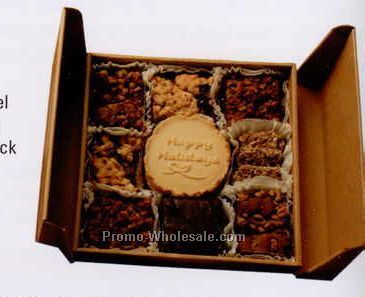 Medium Raspberry Signature 3 Lb. Sampler Gift Box