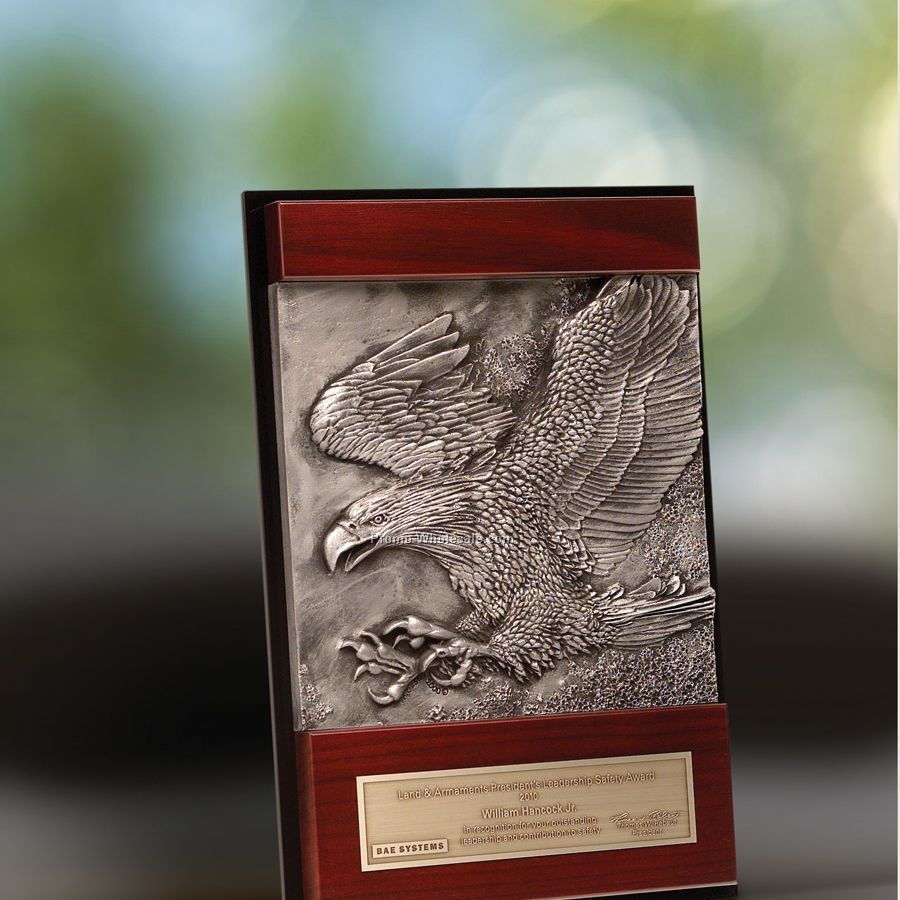 Sculptured Adcast Eagle In Flight W/ Etched Copy Plate - 8"x12"