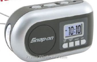 Dynamo-powered AM/FM Radio/LED Flashlight With Alarm Clock & Siren