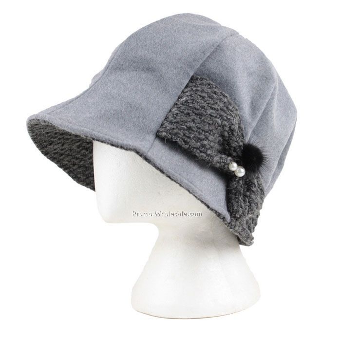 Winter lady bucket hat