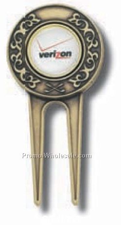 Divot Tool With Magnetic Ball Marker