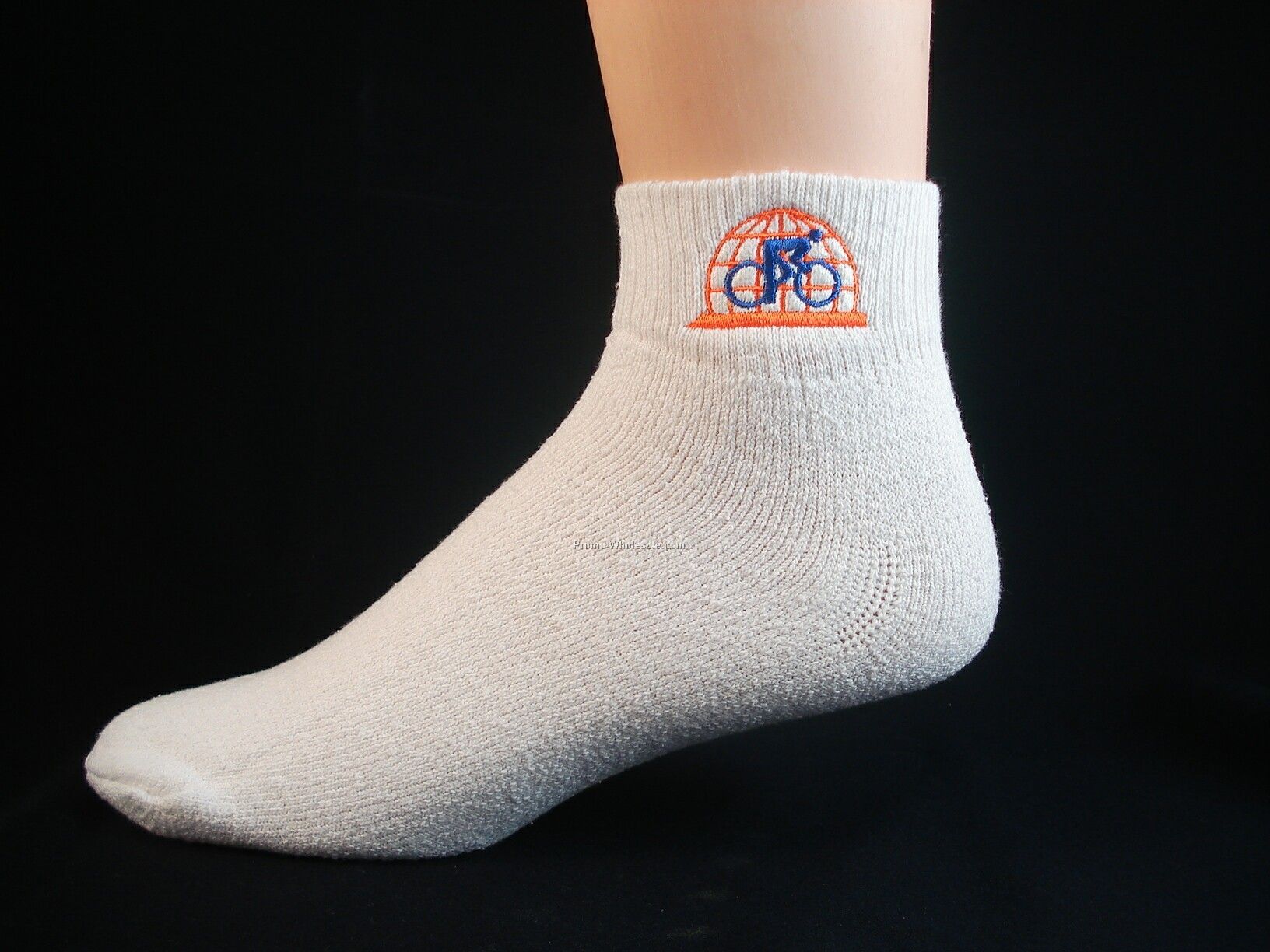 Embroidered Low-cut Sport Quarter Socks
