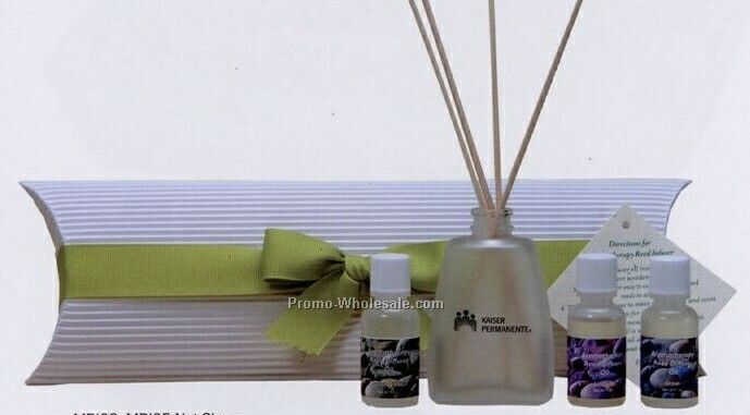 Mini Aromatherapy Reed Diffuser Set - Holiday Cheer