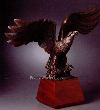 9"x9" Large Glory Eagle Sculpture (Medium)