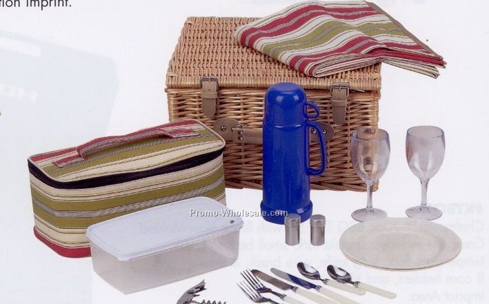 Maxam 18-piece Picnic Basket (Standard Service)