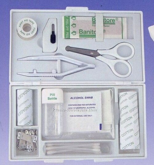 14 Piece First Aid Kit
