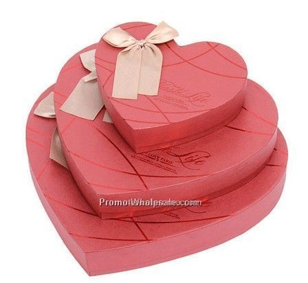 Heart-shaped boxes, gift boxes, red heart-shaped gift box